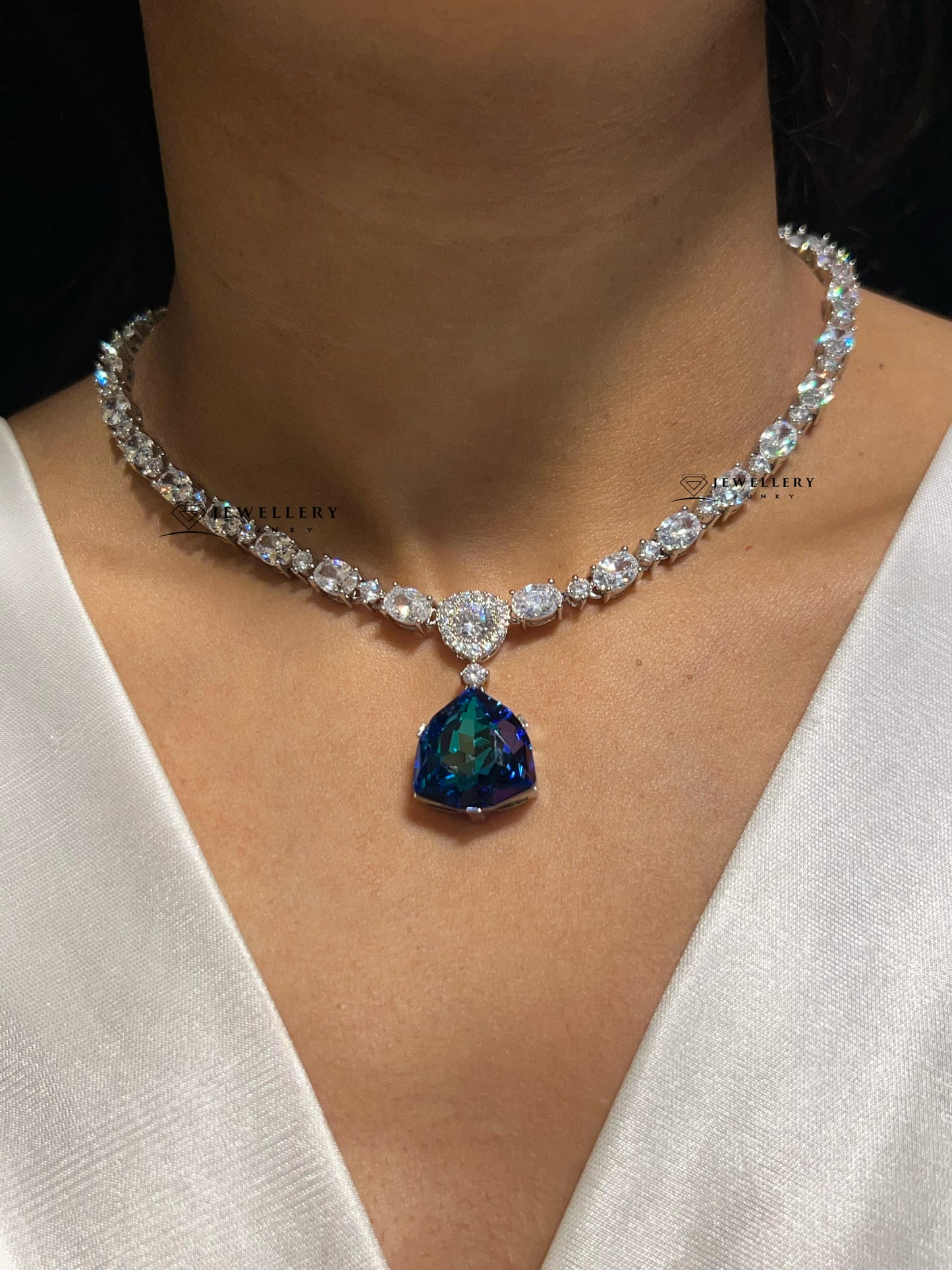INTISAR DIAMOND NECKLACE N-1540