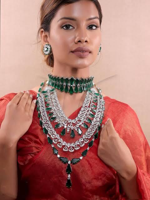 KIARA DIAMOND EMERALD NECKLACE