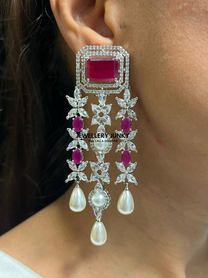 MAIRA DIAMOND LAYER NECKLACE