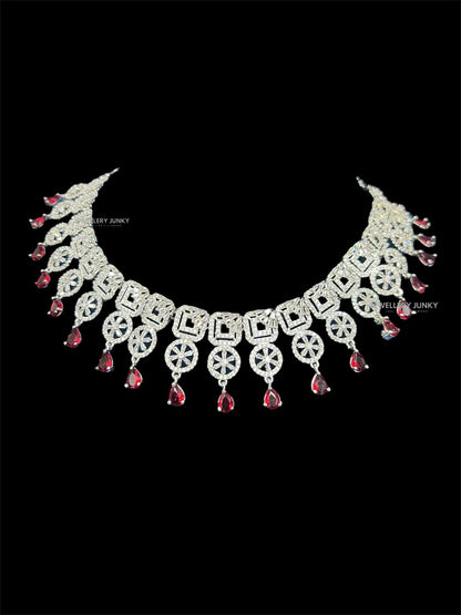 MIHIKA DIAMOND NECKLACE