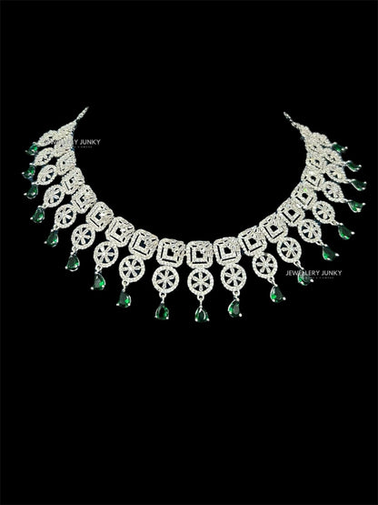 MIHIKA DIAMOND NECKLACE