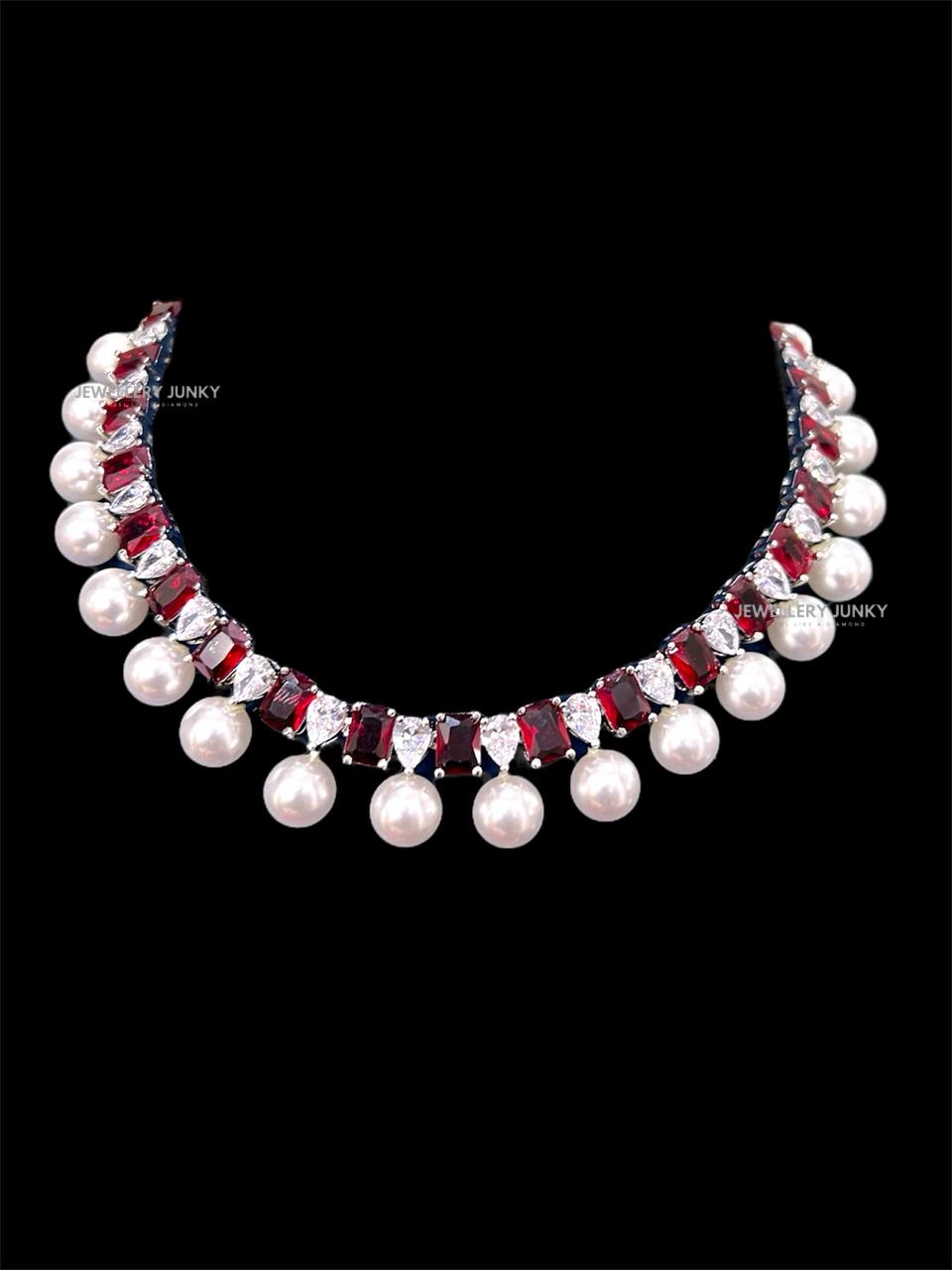 SOHA DIAMOND PEARL NECKLACE