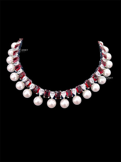 SOHA DIAMOND PEARL NECKLACE