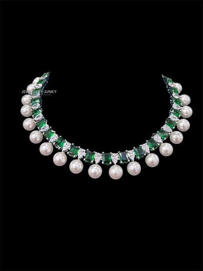 SOHA DIAMOND PEARL NECKLACE