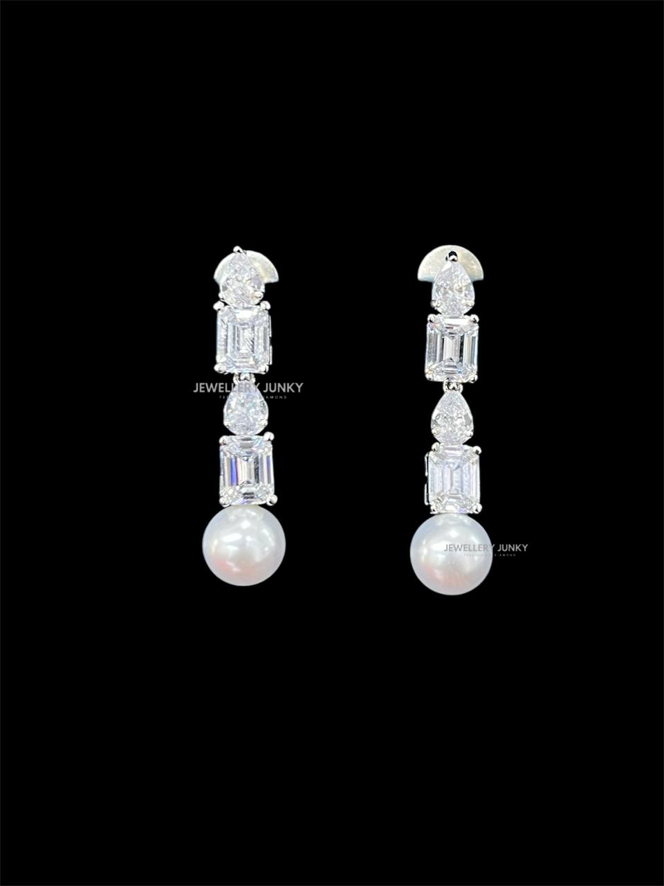 SOHA DIAMOND PEARL NECKLACE