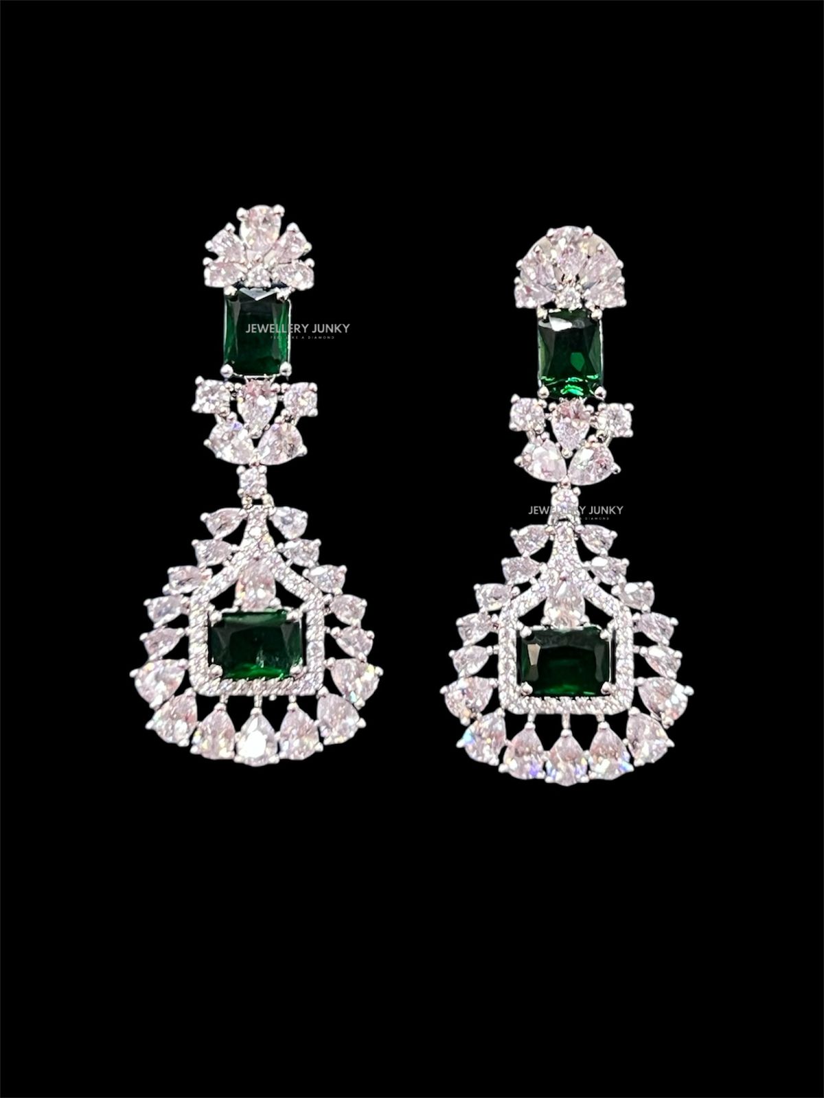AYLEEN EMERALD NECKLACE