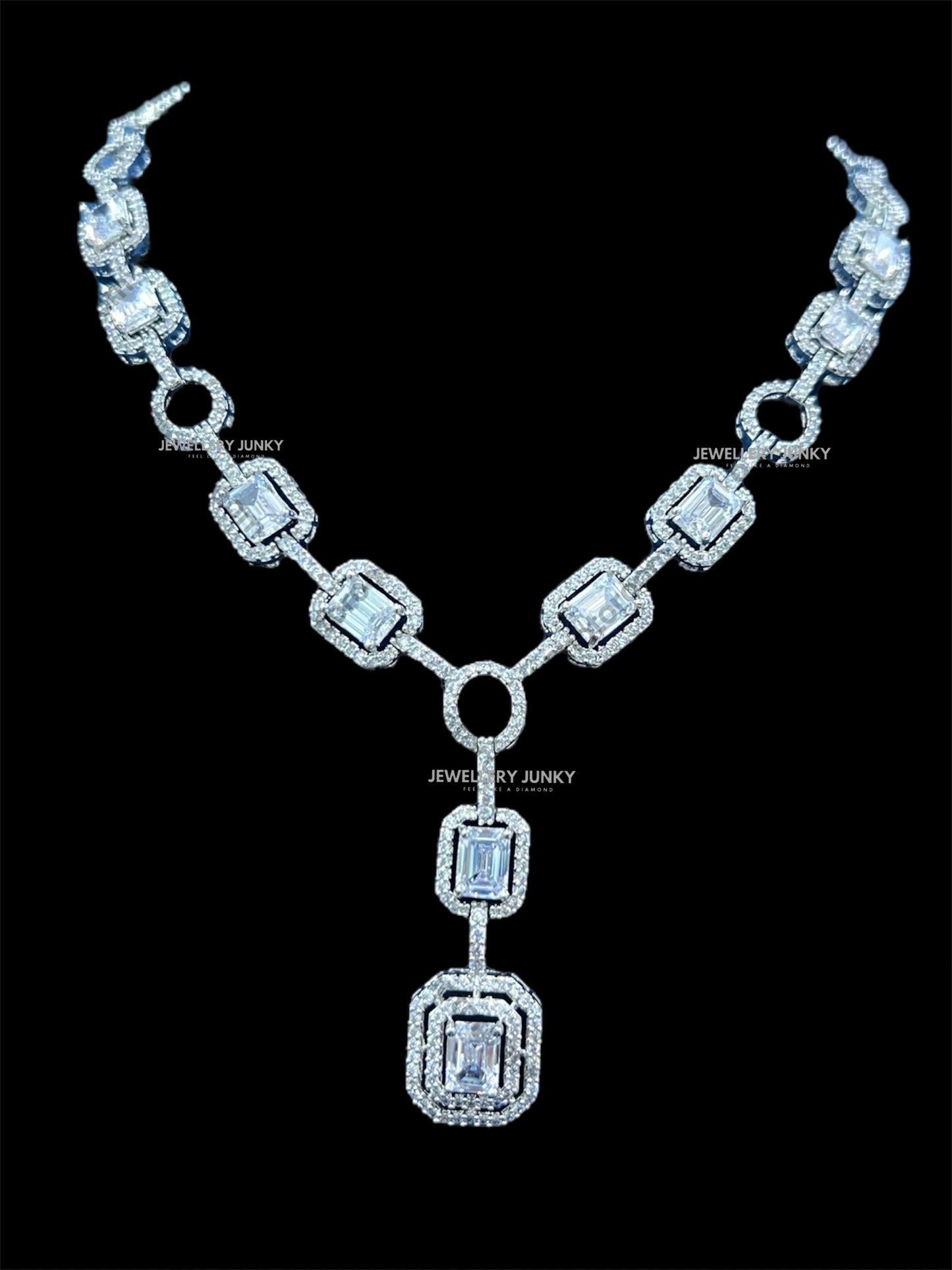 SARIKA DIAMOND NECKLACE
