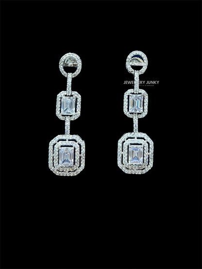 SARIKA DIAMOND NECKLACE