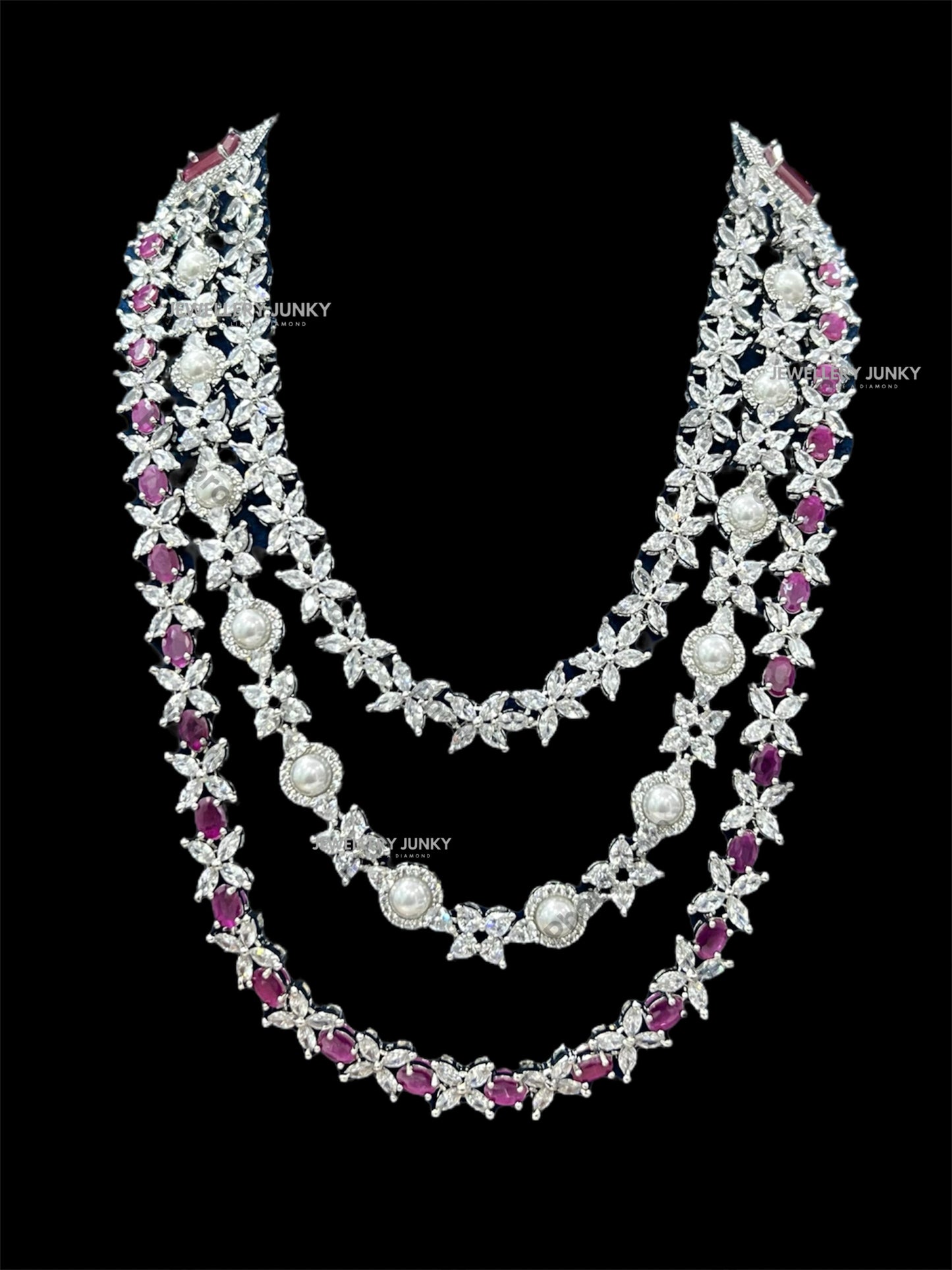 MAIRA DIAMOND LAYER NECKLACE