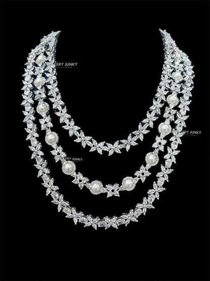 MAIRA DIAMOND LAYER NECKLACE
