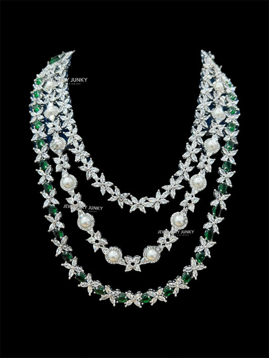 MAIRA DIAMOND LAYER NECKLACE