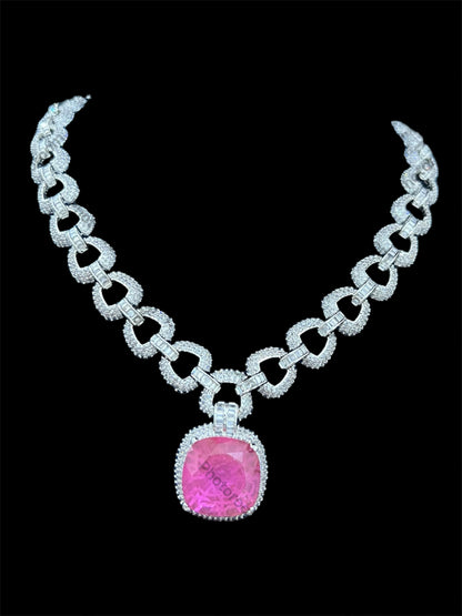 ELARA DIAMOND NECKLACE