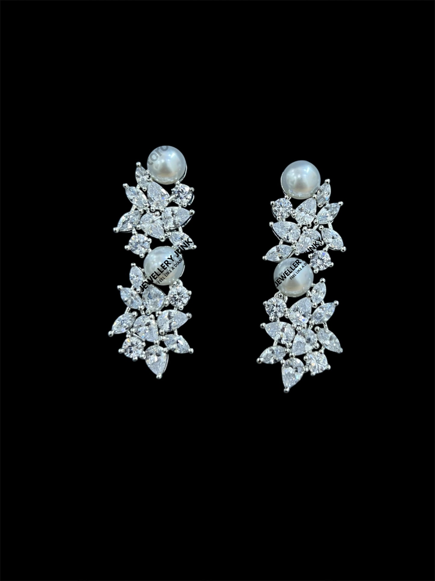 EZRA DIAMOND PEARL NECKLACE