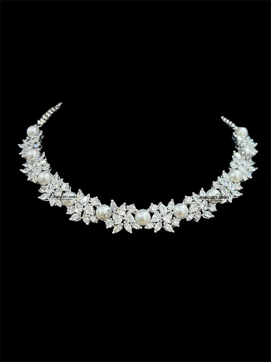 EZRA DIAMOND PEARL NECKLACE