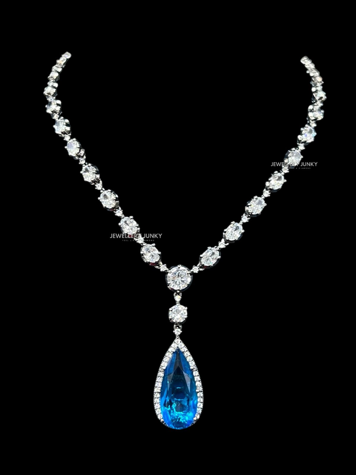 SACHI VICTORIAN NECKLACE