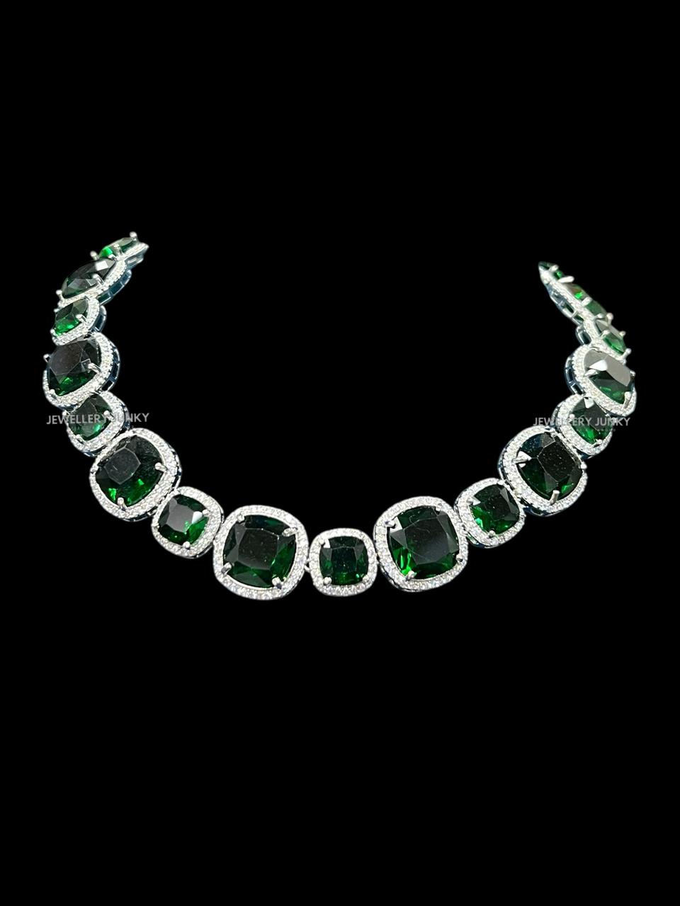 OMAYA CUSION CUT DIAMOND NECKLACE