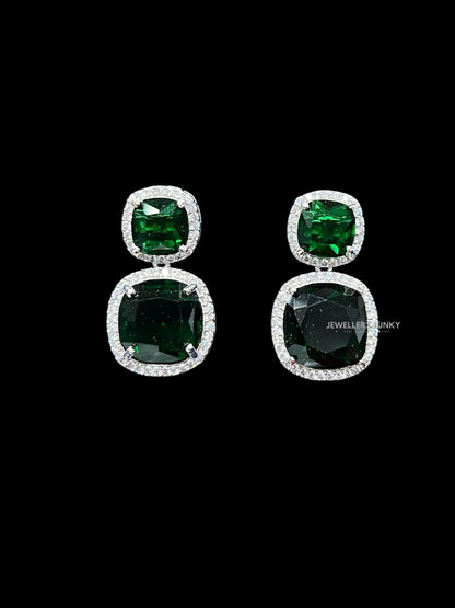 OMAYA CUSION CUT DIAMOND NECKLACE