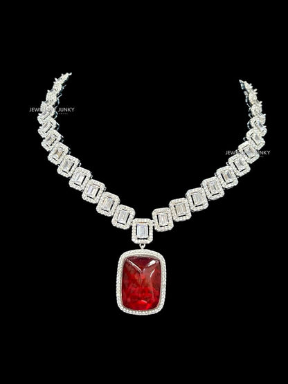 MEGAN DIAMOND NECKLACE