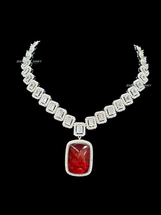 MEGAN DIAMOND NECKLACE