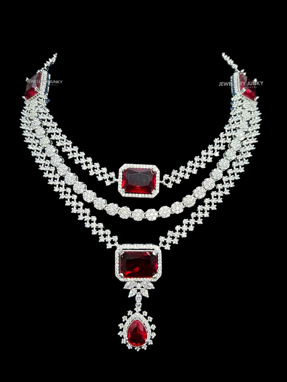 CLEO DIAMOND NECKLACE
