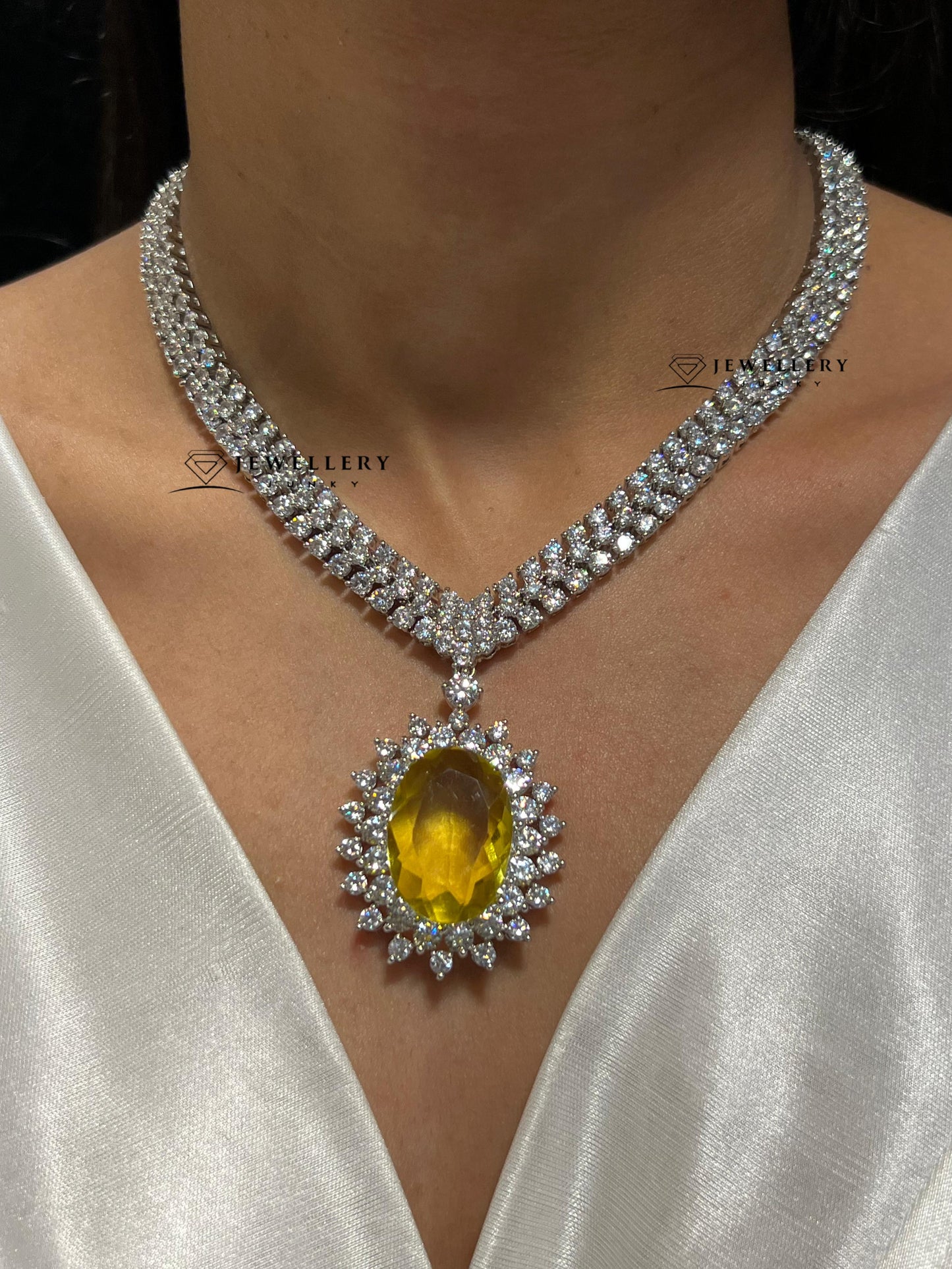 TASHI DIAMOND NECKLACE