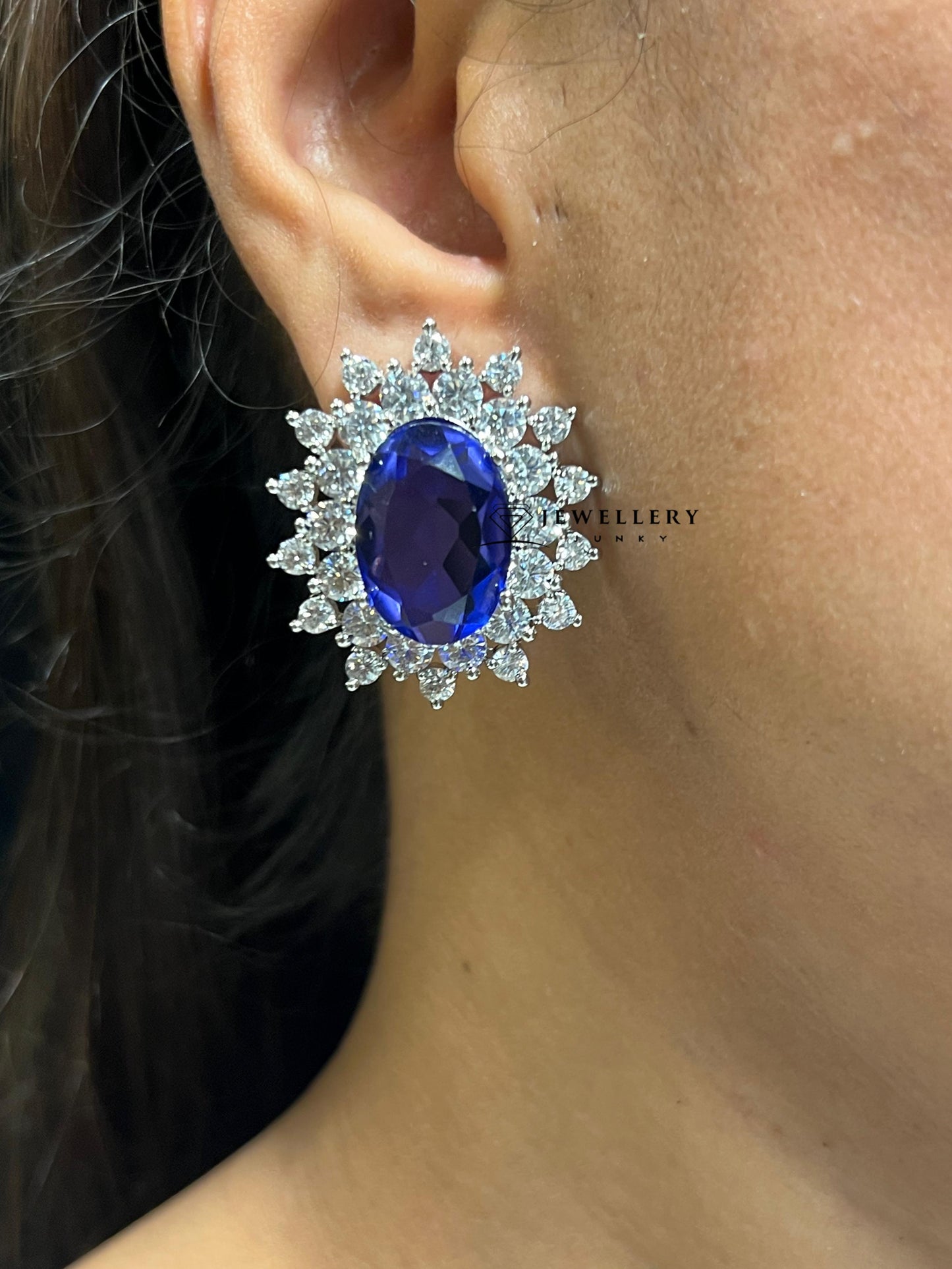 TASHI DIAMOND NECKLACE
