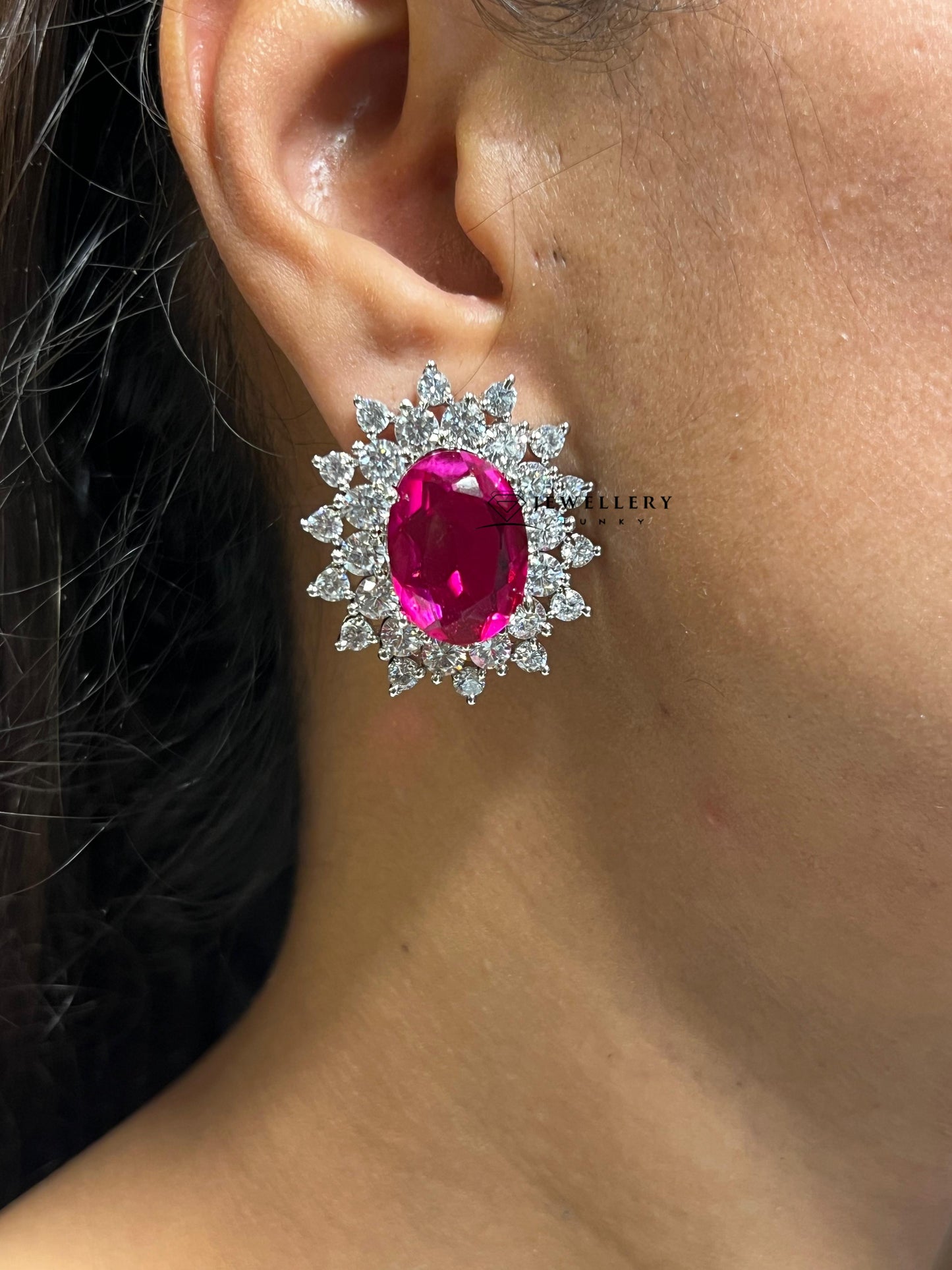 TASHI DIAMOND NECKLACE