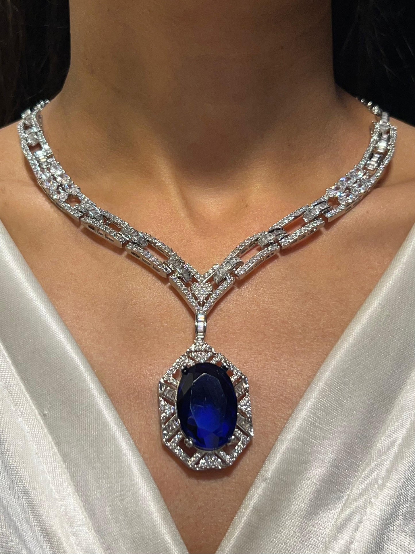 IRA OVAL DIAMOND NECKLACE