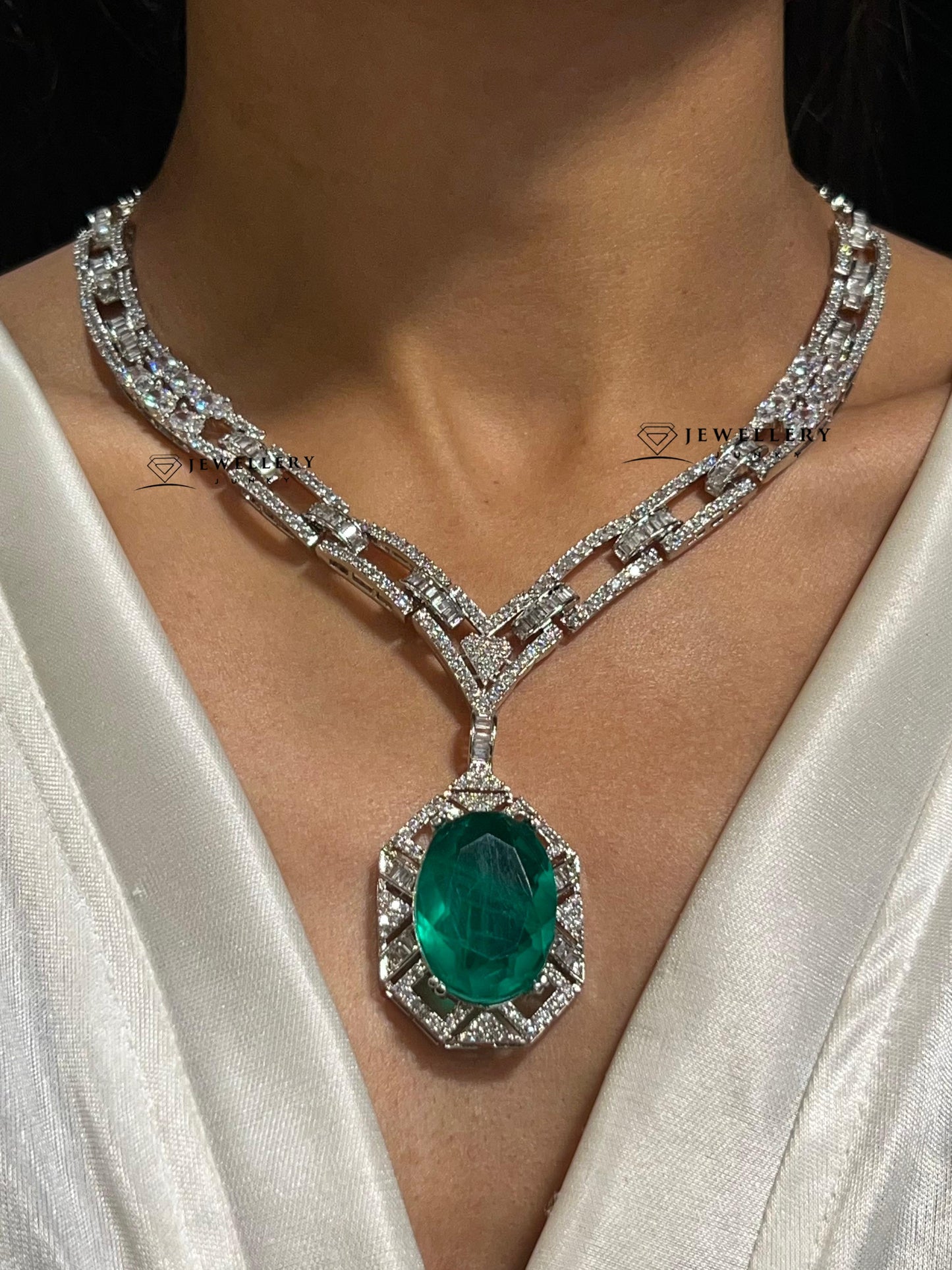 IRA OVAL DIAMOND NECKLACE