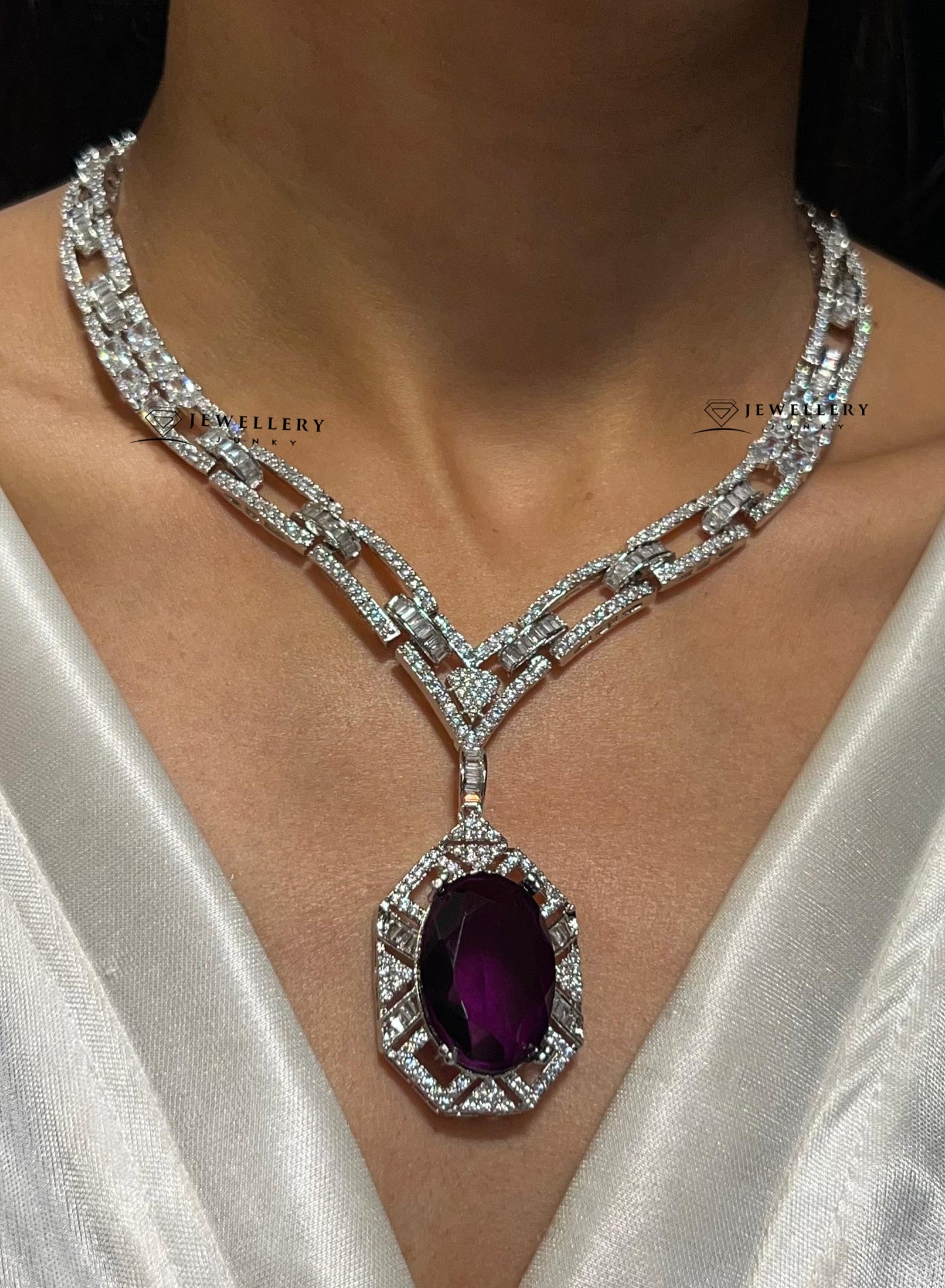 IRA OVAL DIAMOND NECKLACE
