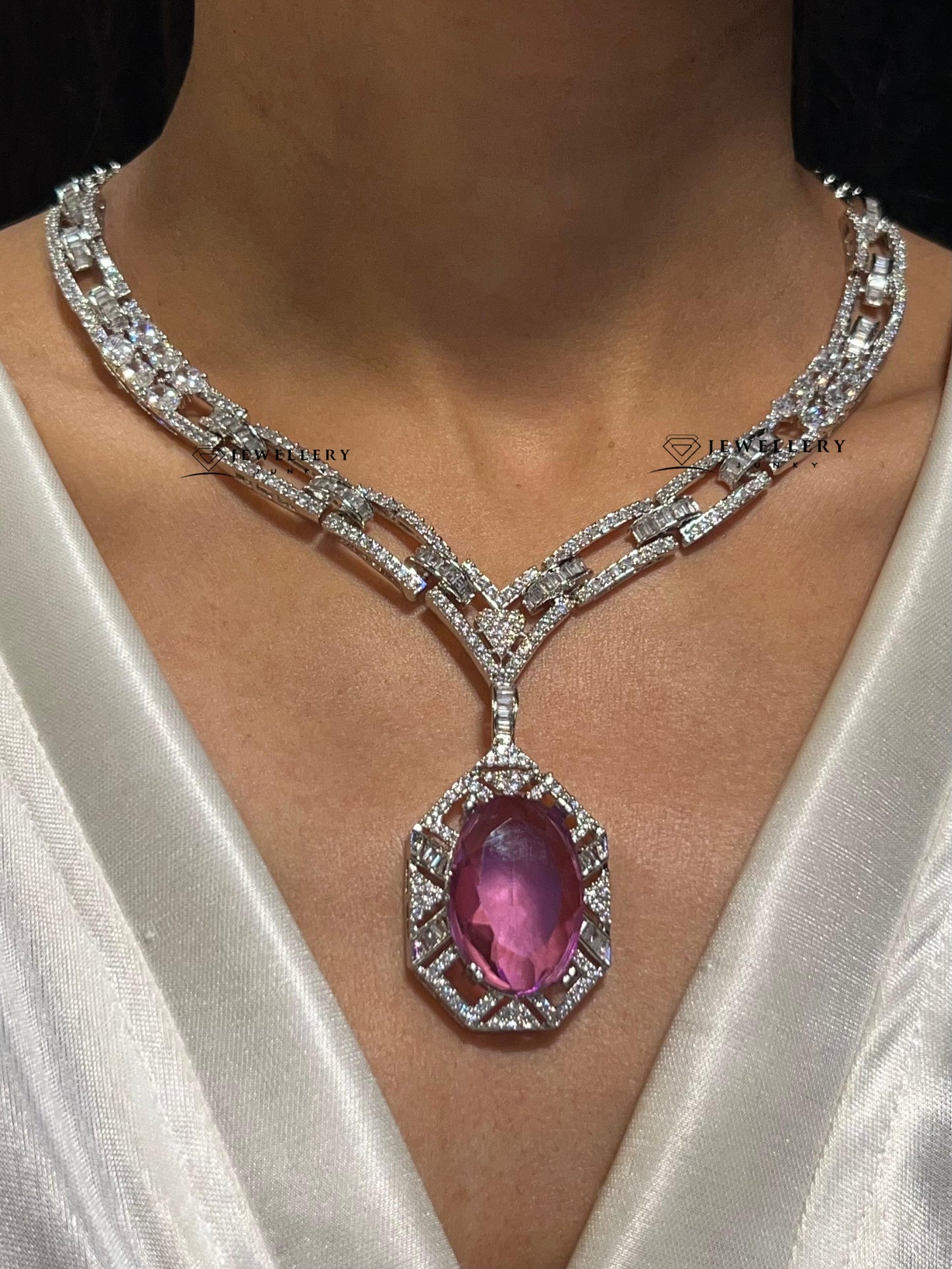 IRA OVAL DIAMOND NECKLACE