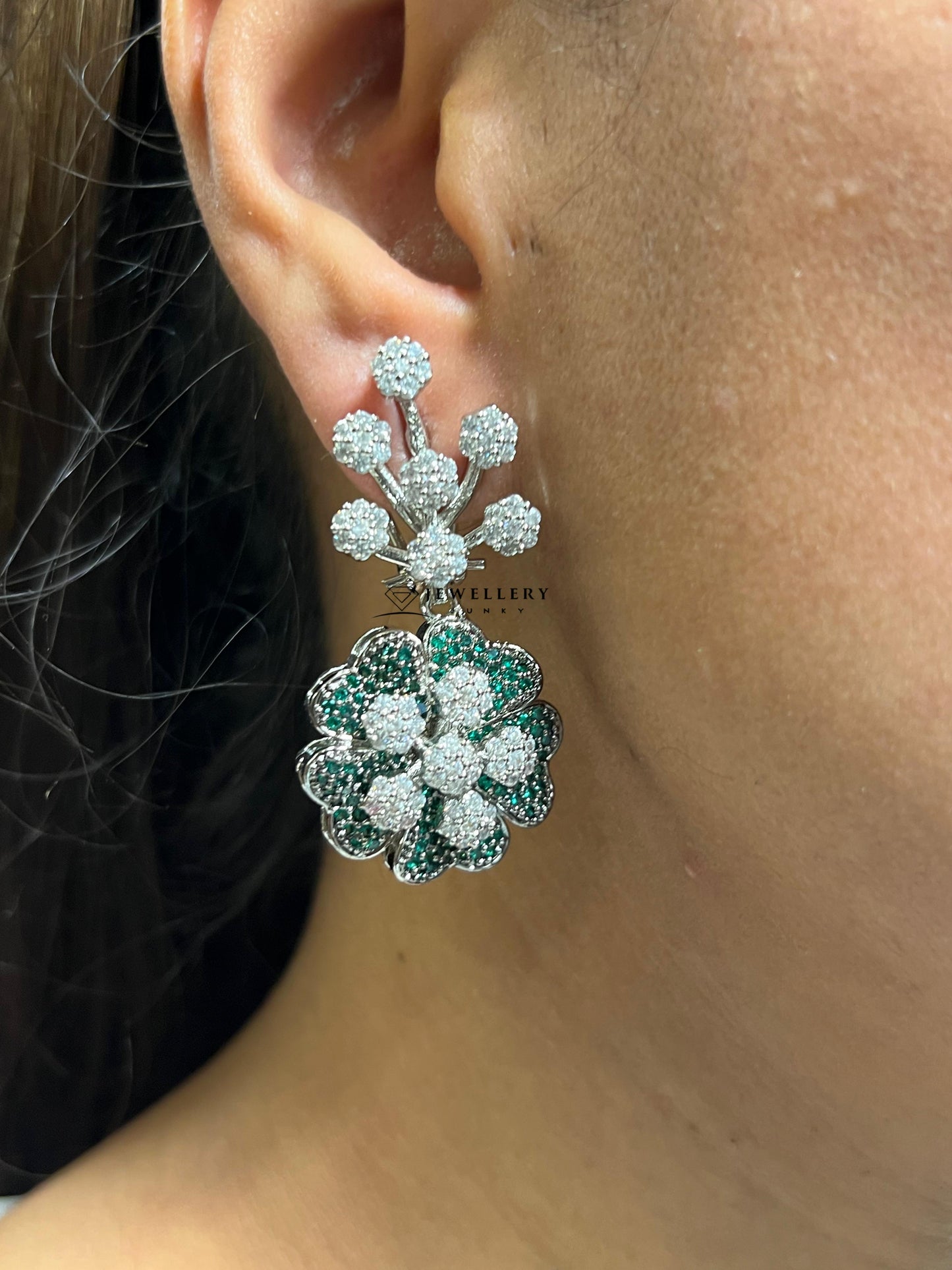 ILAA DIAMOND NECKLACE