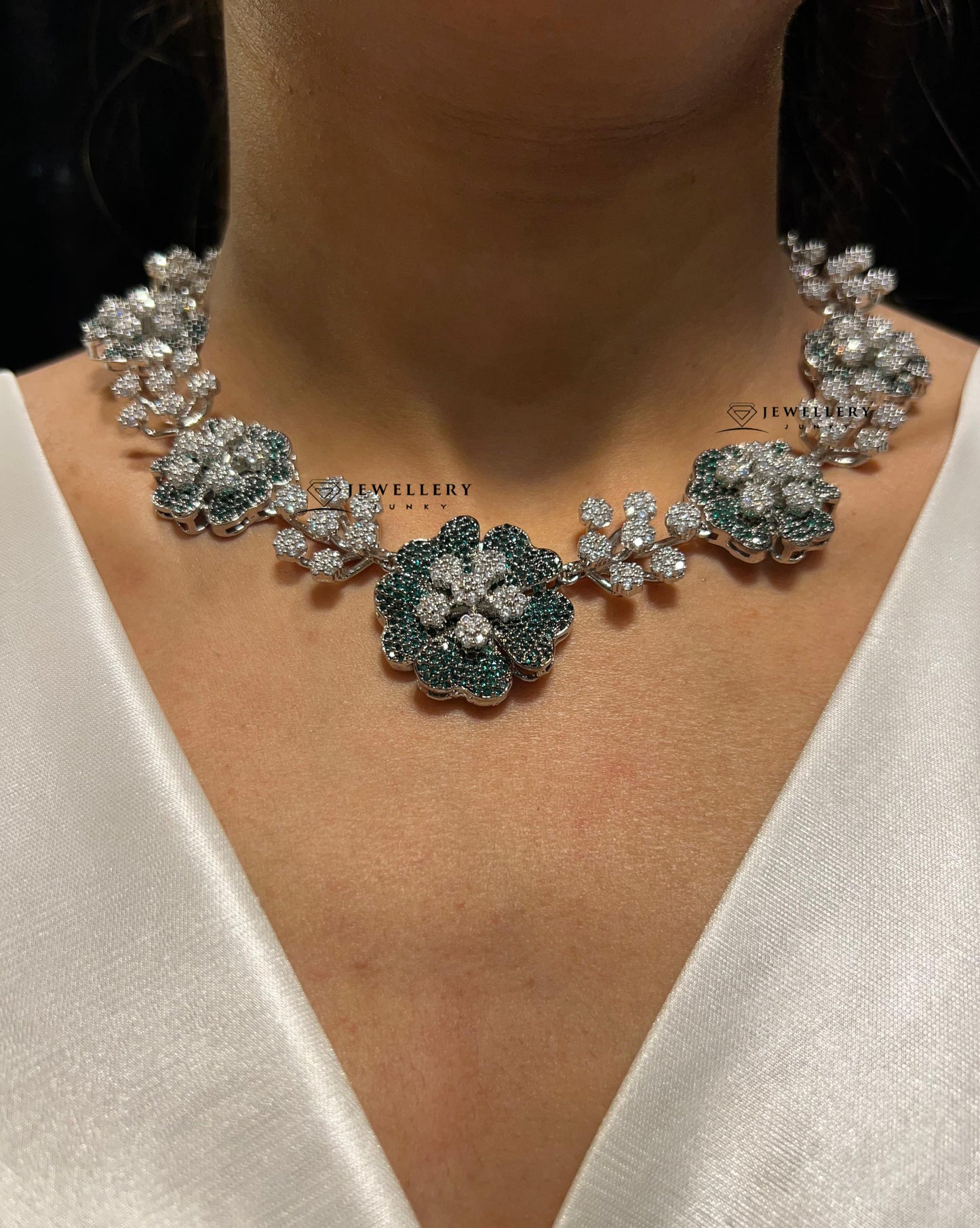 ILAA DIAMOND NECKLACE