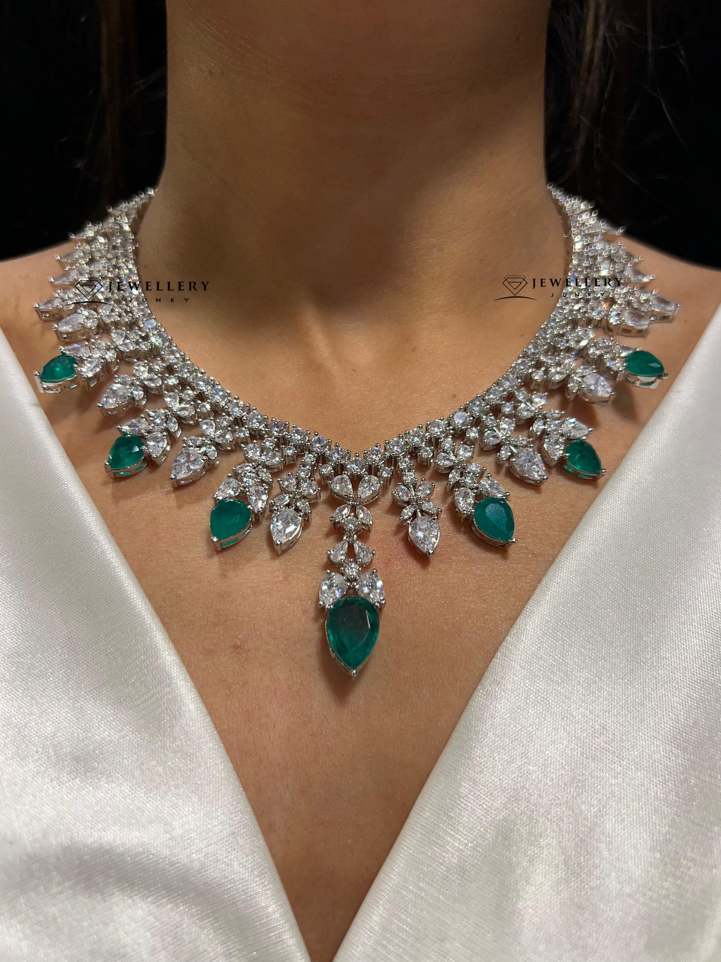 ZOHA DIAMOND NECKLACE
