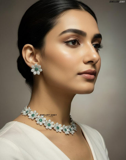 ELISHA FLORAL NANO DIAMOND NECKLACE