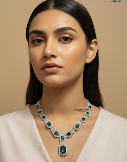 ESTRELLA DIAMOND NECKLACE