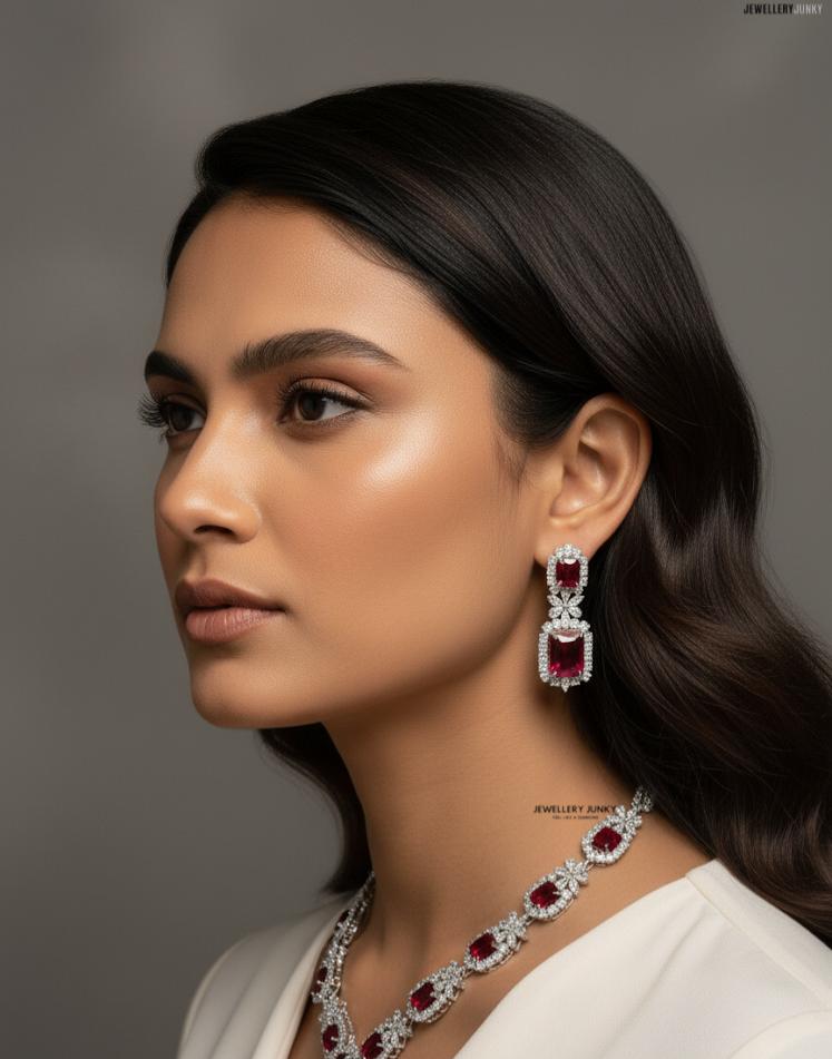 ESTRELLA DIAMOND NECKLACE