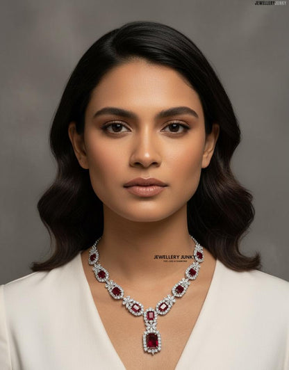 ESTRELLA DIAMOND NECKLACE