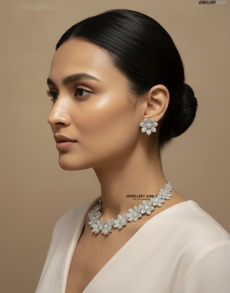ELISHA FLORAL NANO DIAMOND NECKLACE