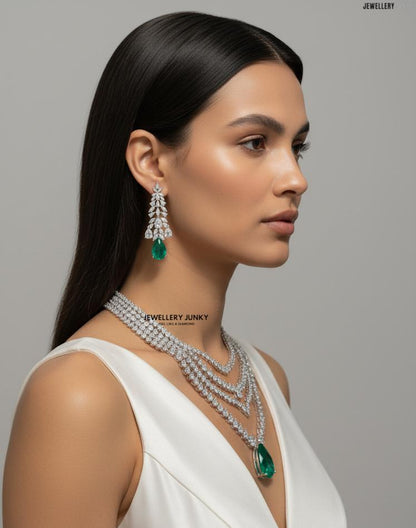 INAAYA DIAMOND NECKLACE