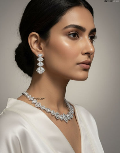 NORA OVAL DIAMOND NECKLACE