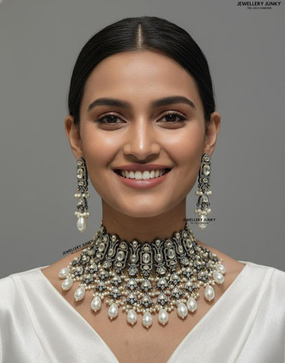 MUSKAAN VICTORIAN KUNDAN NECKLACE