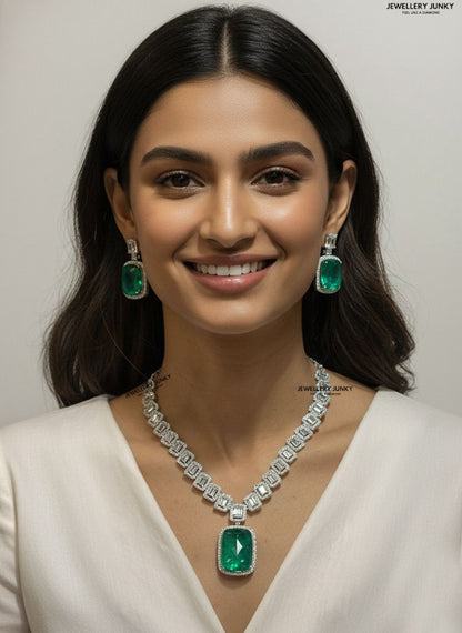 MEGAN DIAMOND NECKLACE