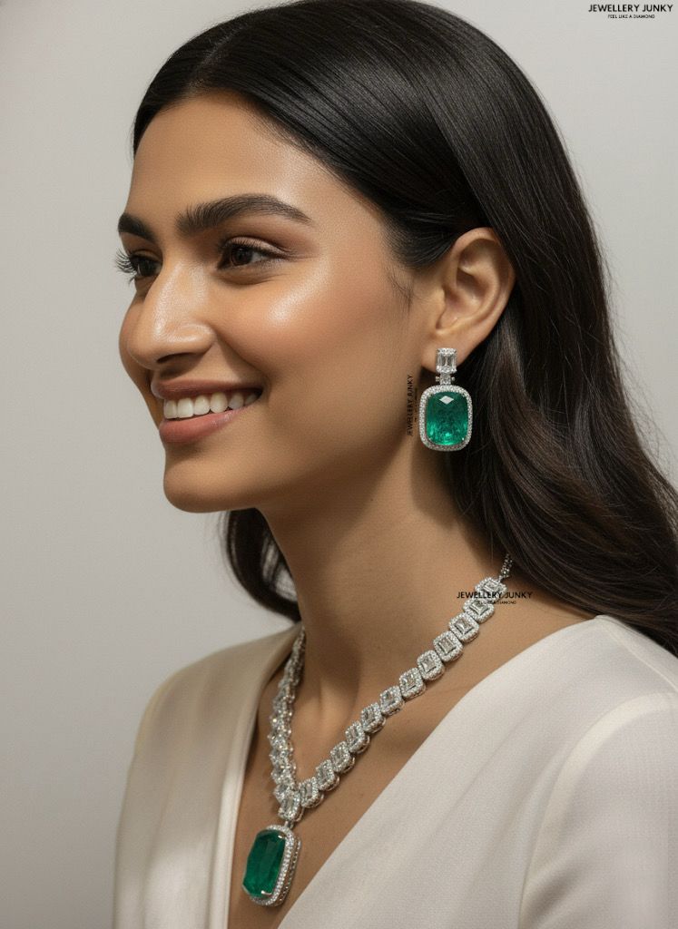 MEGAN DIAMOND NECKLACE