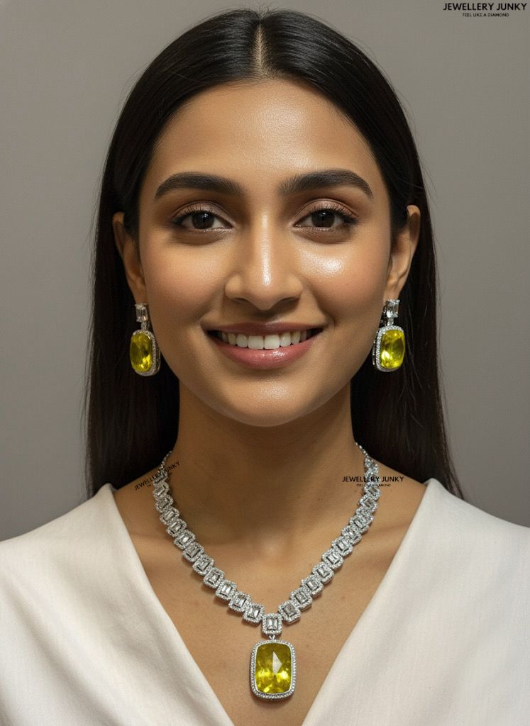 MEGAN DIAMOND NECKLACE