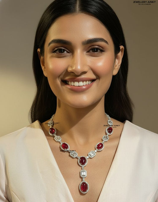 Lara Diamond Necklace