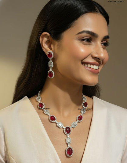 Lara Diamond Necklace