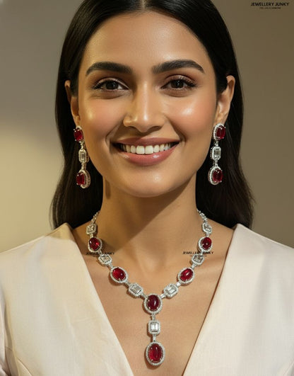 Lara Diamond Necklace