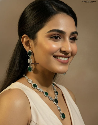 Lara Diamond Necklace