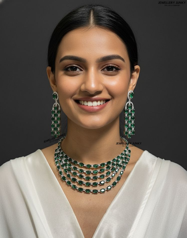 LEY DIAMOND NECKLACE